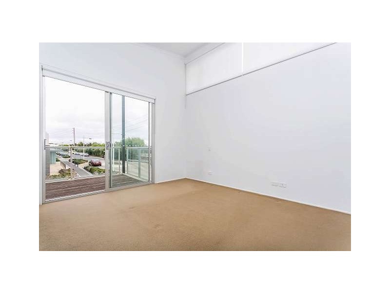 15 Kudlyo Close, New Port SA 5015