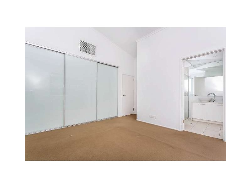 15 Kudlyo Close, New Port SA 5015