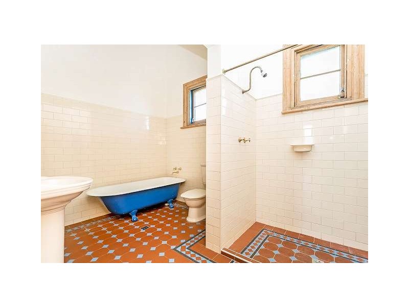 18 Fletcher Road, Birkenhead SA 5015