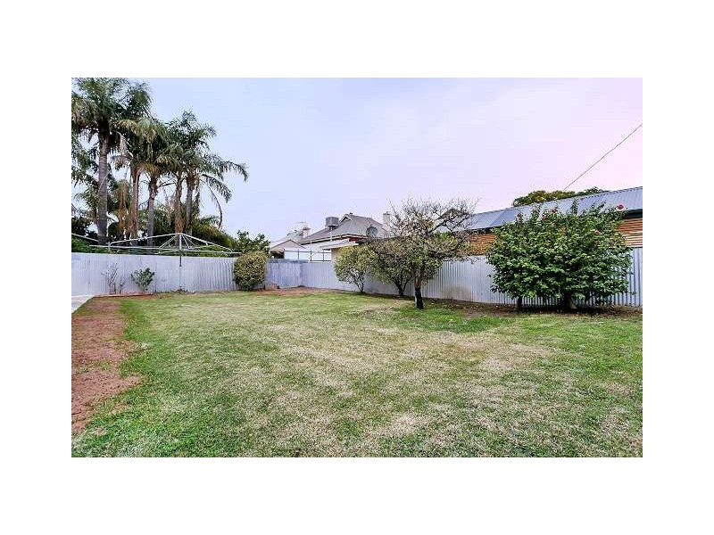 18 Rose Street, Birkenhead SA 5015