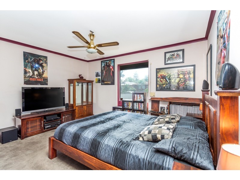 8 Sherwood Crescent, Paralowie SA 5108