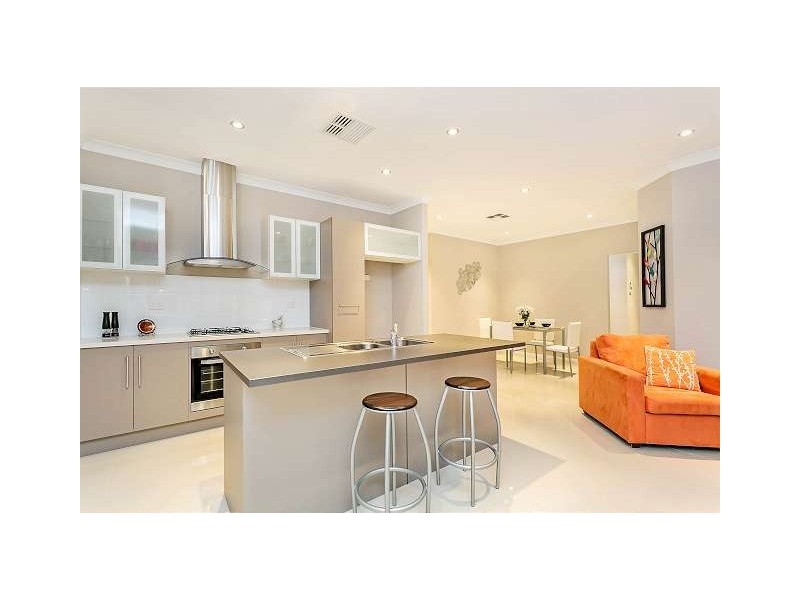 4 Centre Street, Largs Bay SA 5016