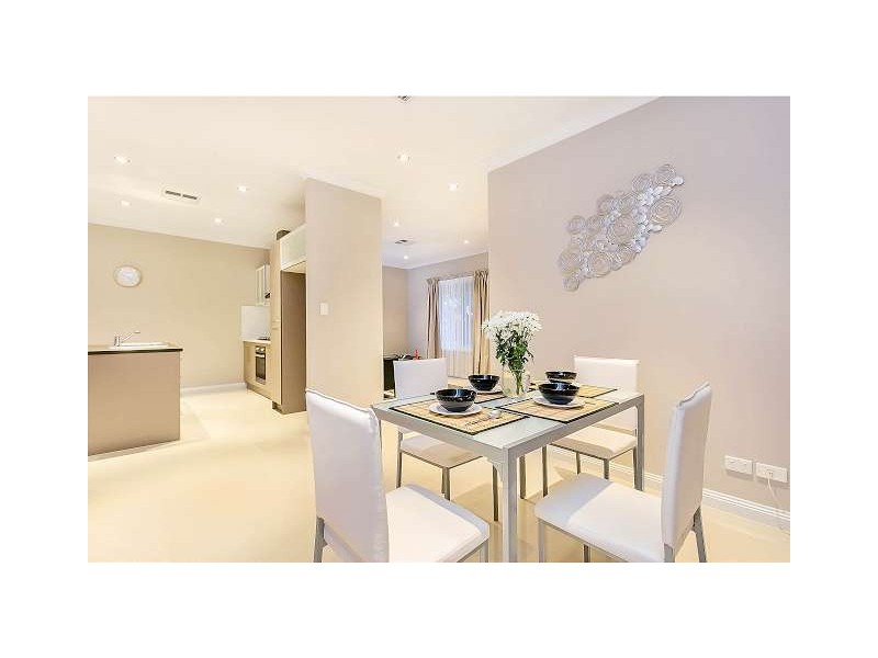 4 Centre Street, Largs Bay SA 5016