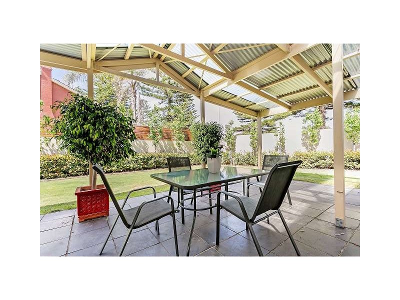 2 Sir Ross Smith Drive, North Haven SA 5018