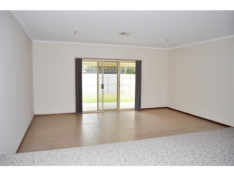 8A Joanna Street, Largs Bay SA 5016