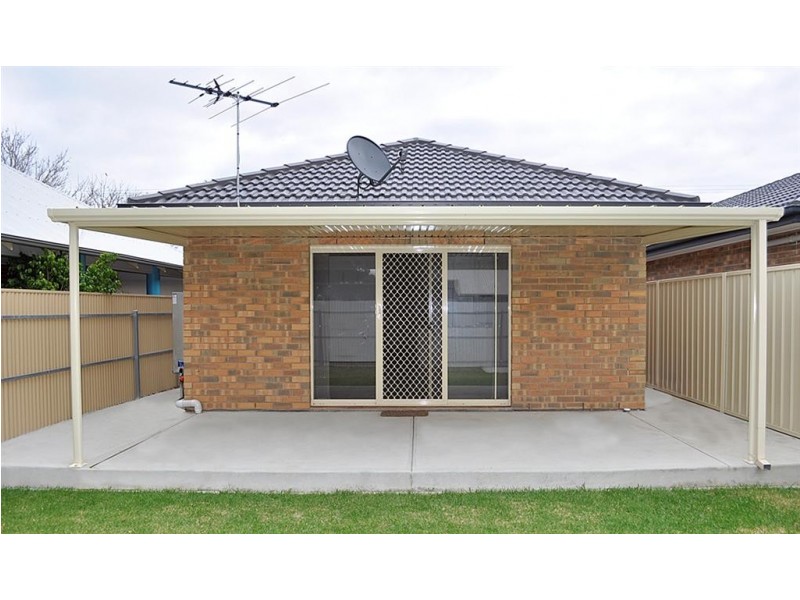 8A Joanna Street, Largs Bay SA 5016