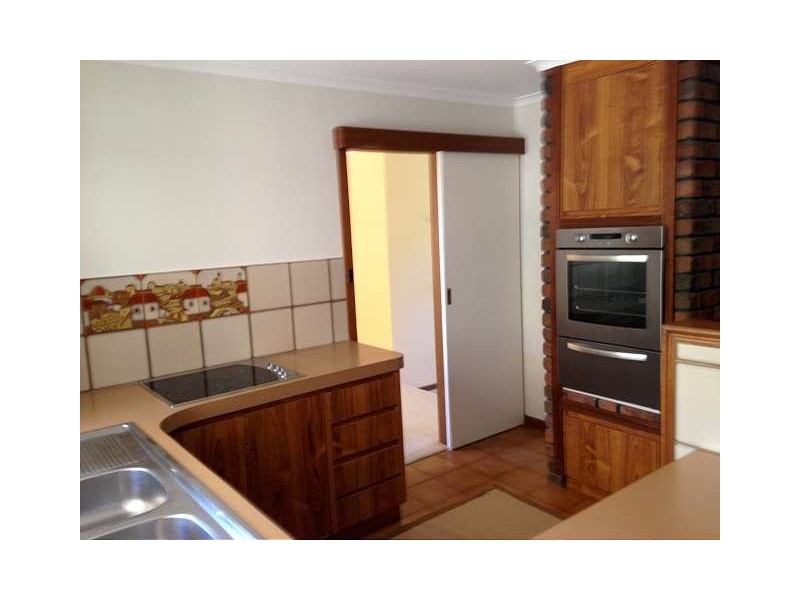 5 Shore Court, West Lakes Shore SA 5020