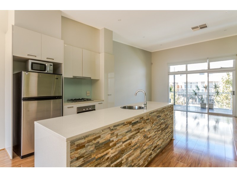 7 Kudlyo Close, New Port SA 5015