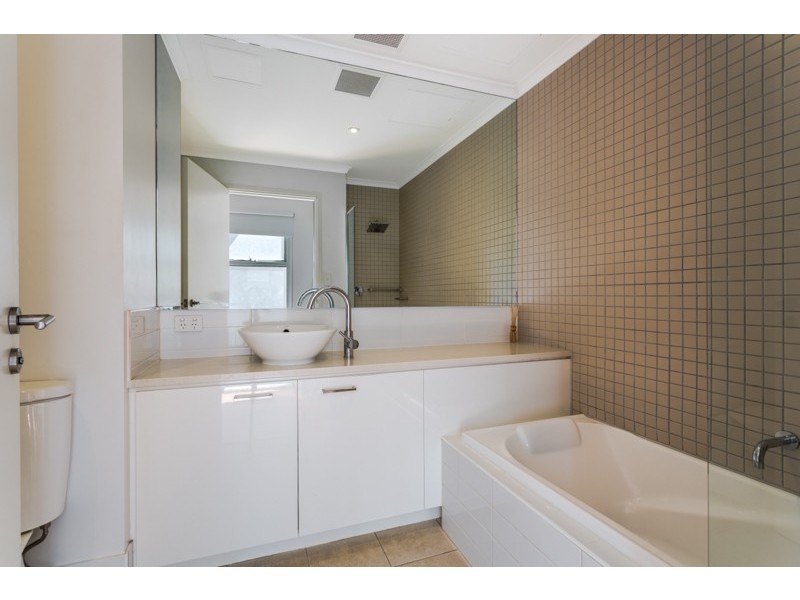 7 Kudlyo Close, New Port SA 5015