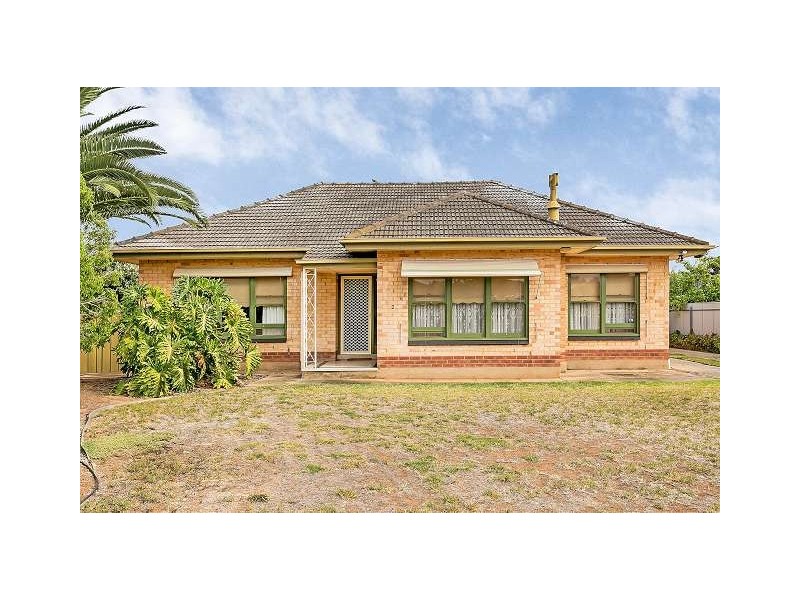 2 Lylow Court, Findon SA 5023