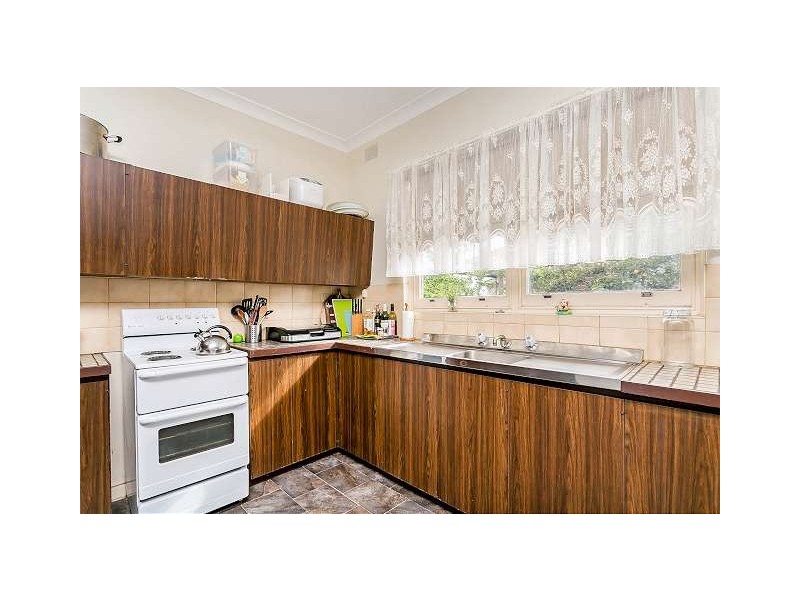 2 Lylow Court, Findon SA 5023