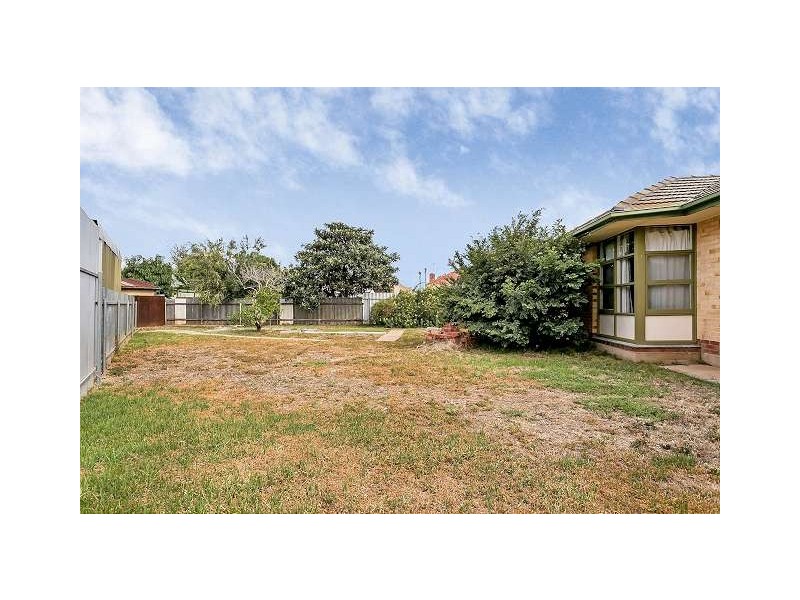 2 Lylow Court, Findon SA 5023