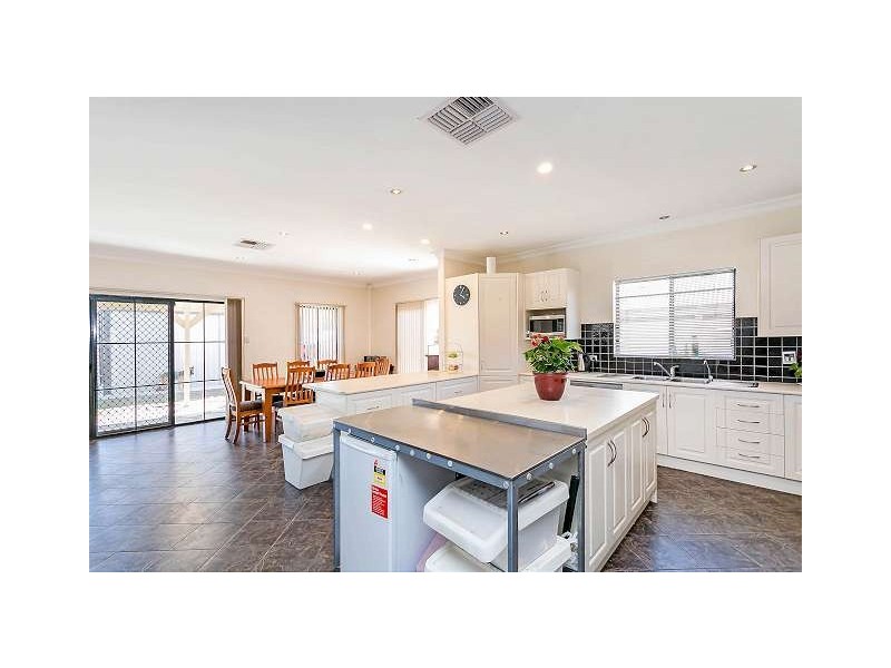 4 Farncomb Court, Largs North SA 5016