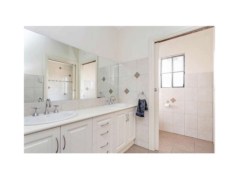 4 Farncomb Court, Largs North SA 5016