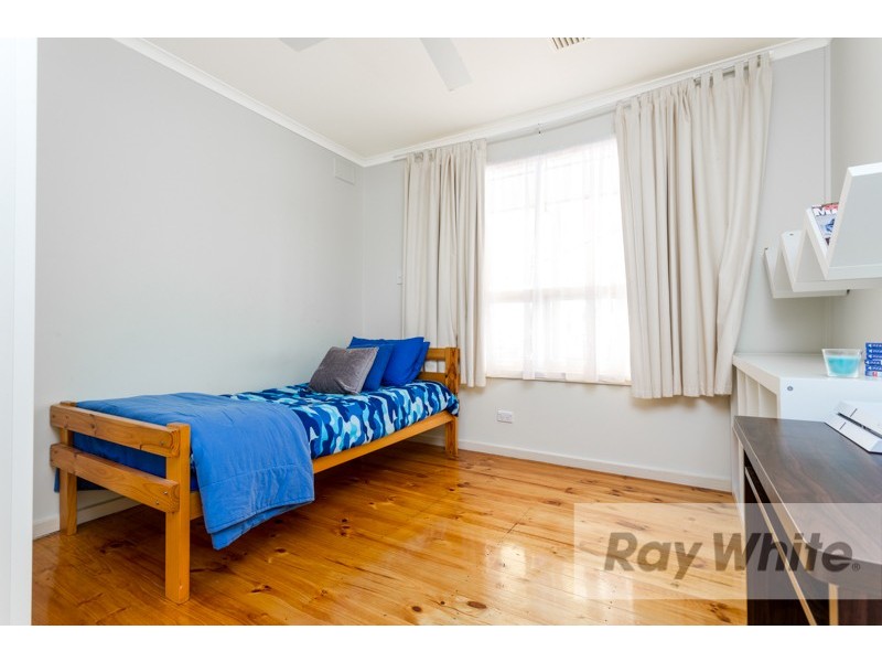 9 Warren Road, Para Vista SA 5093