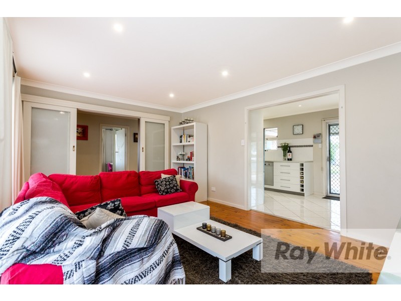 9 Warren Road, Para Vista SA 5093