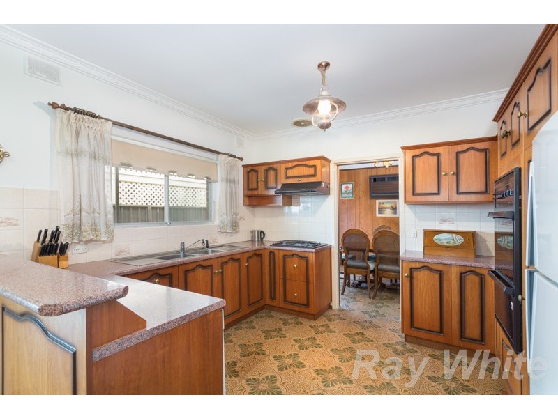 9 Lochside Drive, West Lakes SA 5021