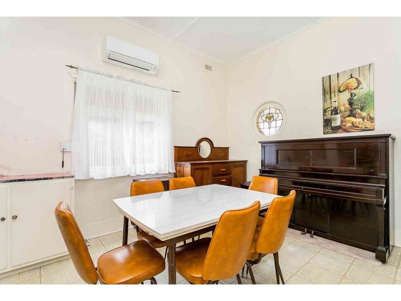 11 Chester Street, Largs Bay SA 5016