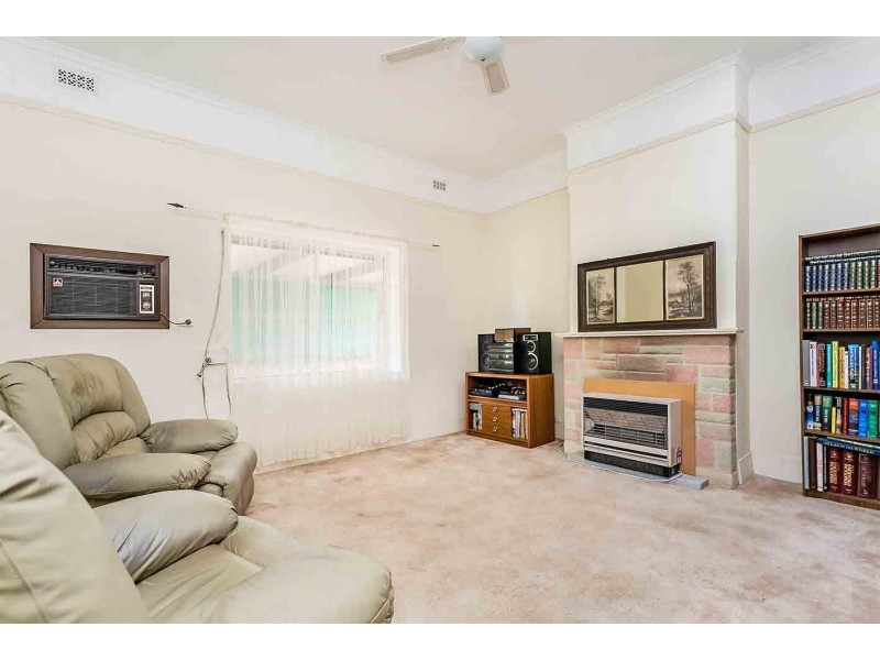 11 Chester Street, Largs Bay SA 5016