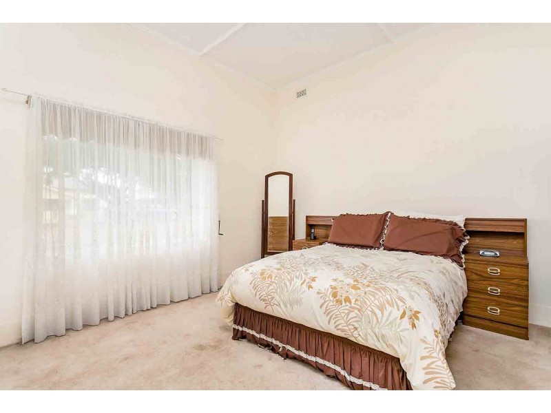 11 Chester Street, Largs Bay SA 5016