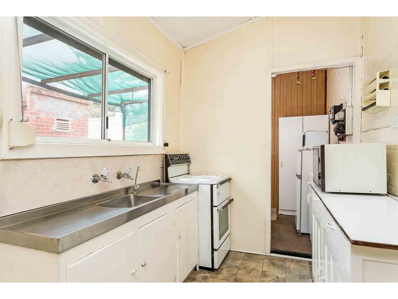 11 Chester Street, Largs Bay SA 5016