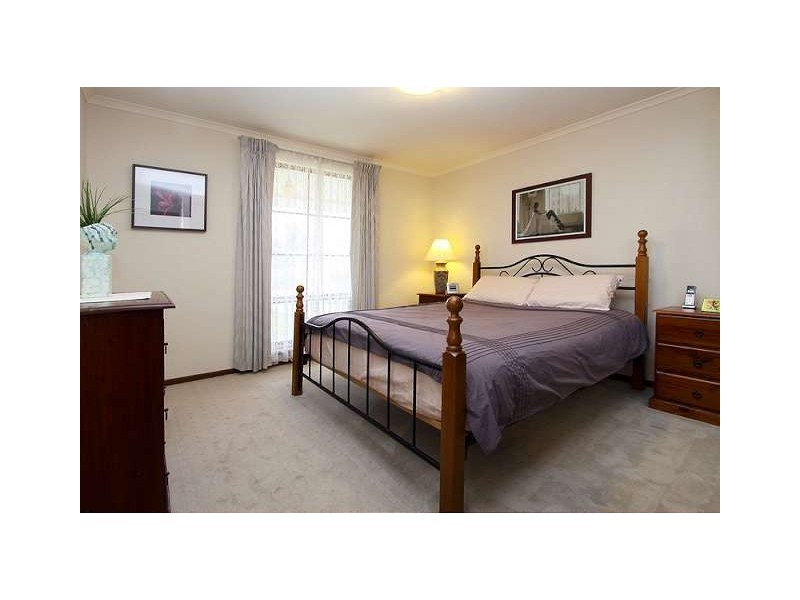 2/11 Thomson Crs, North Haven SA 5018