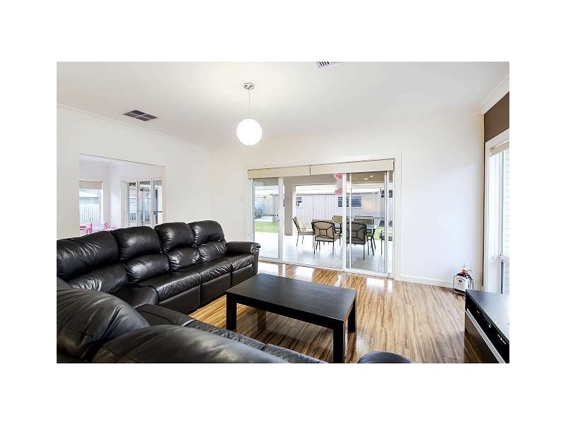 64 Oval Avenue, Woodville South SA 5011