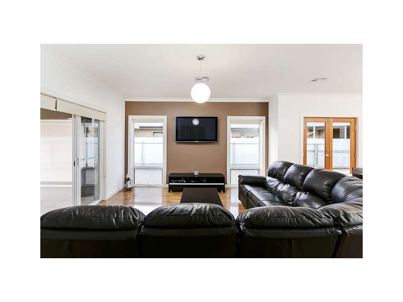 64 Oval Avenue, Woodville South SA 5011