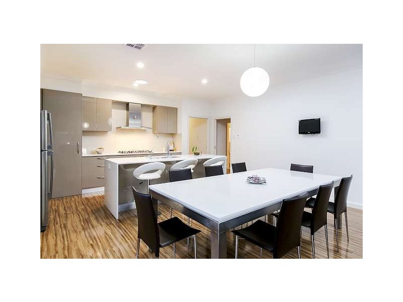 64 Oval Avenue, Woodville South SA 5011