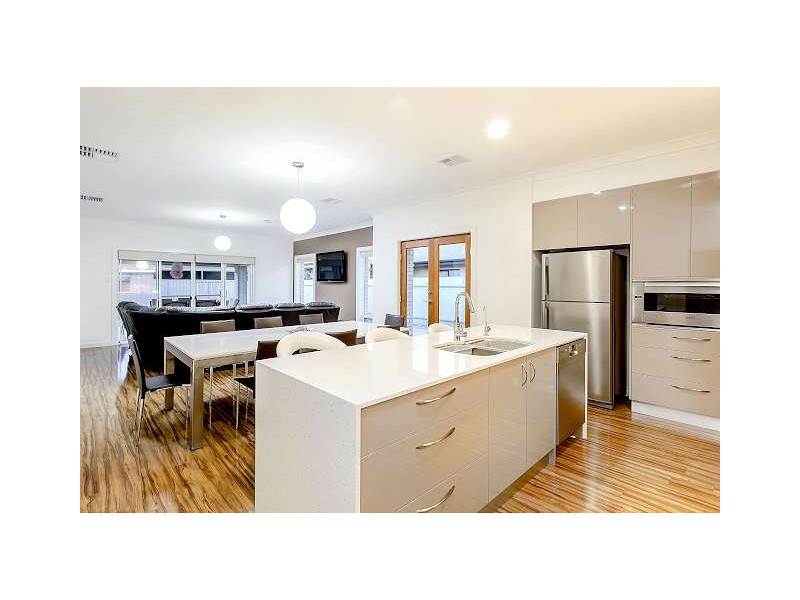 64 Oval Avenue, Woodville South SA 5011