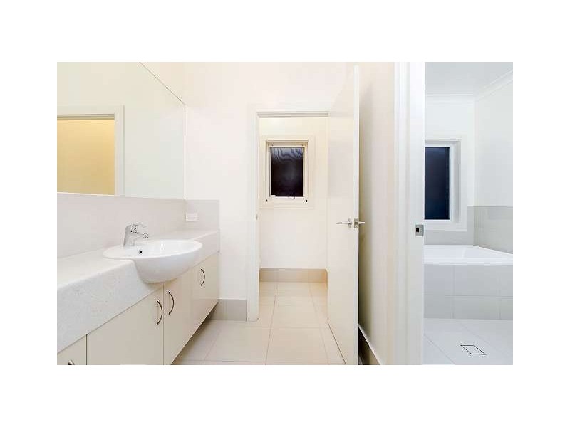 64 Oval Avenue, Woodville South SA 5011