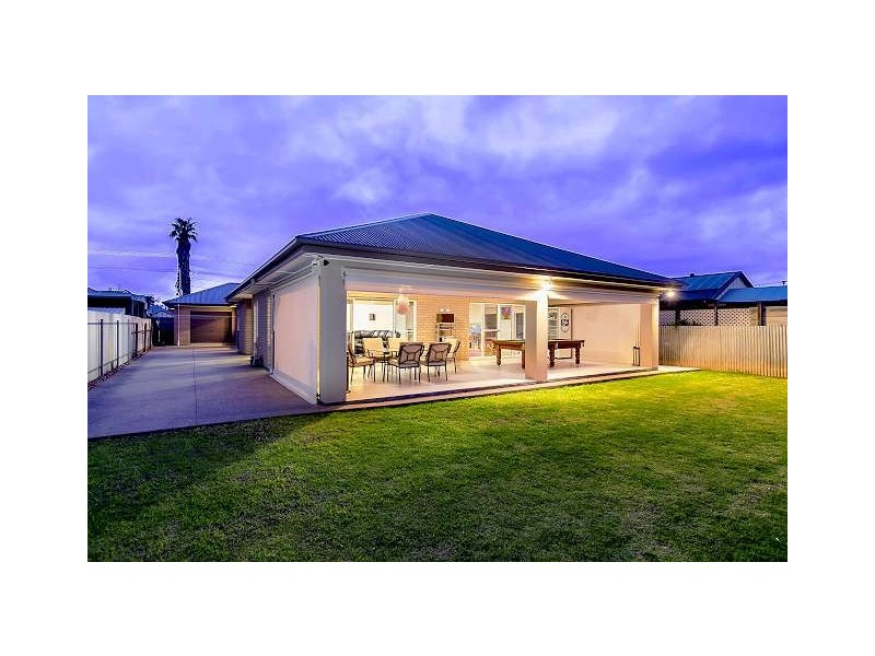 64 Oval Avenue, Woodville South SA 5011