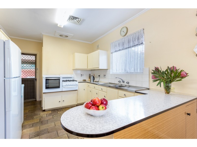 9 Washington Crescent, Findon SA 5023