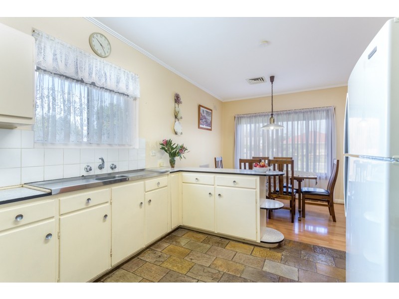 9 Washington Crescent, Findon SA 5023