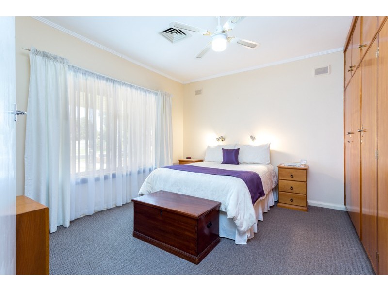 9 Washington Crescent, Findon SA 5023