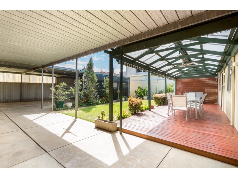 9 Washington Crescent, Findon SA 5023