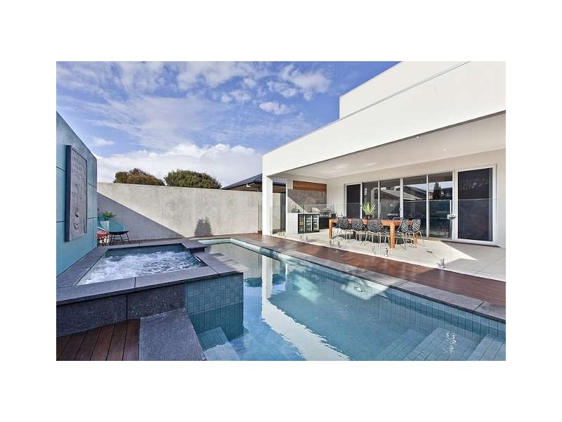 8 Keating Court, West Lakes Shore SA 5020