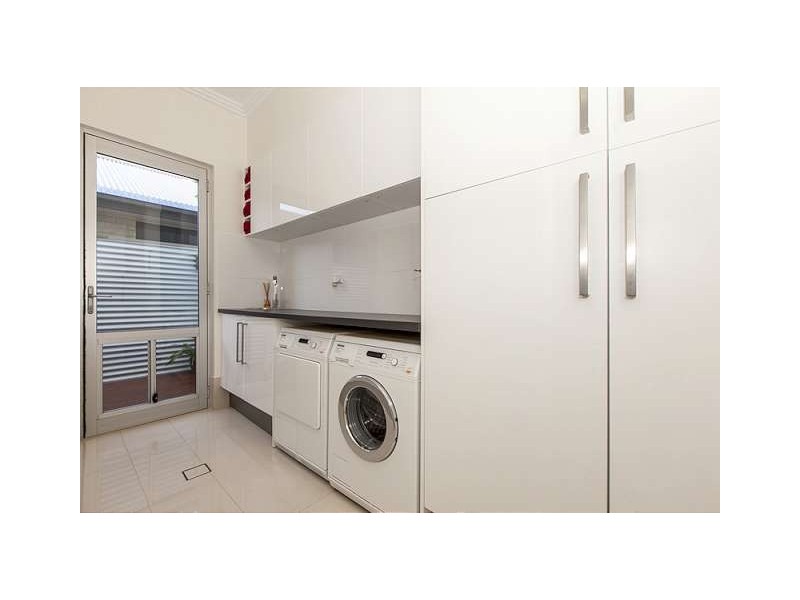 8 Keating Court, West Lakes Shore SA 5020