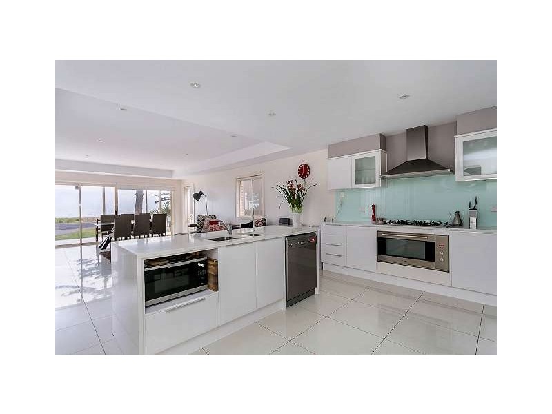 224 Lady Gowrie Drive (Esplanade), Largs Bay SA 5016