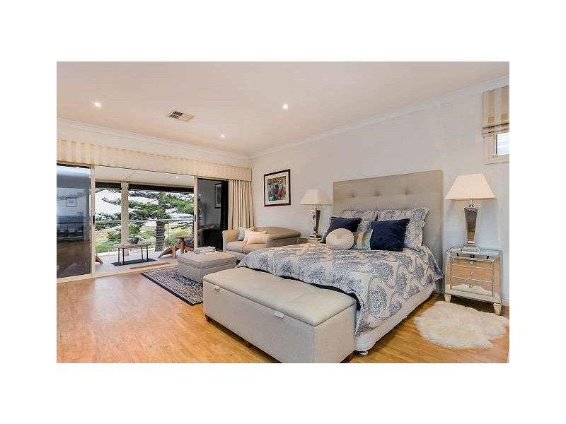 224 Lady Gowrie Drive (Esplanade), Largs Bay SA 5016