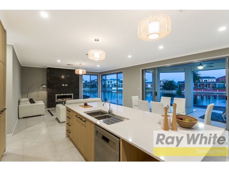19 Boyd Crescent, West Lakes Shore SA 5020
