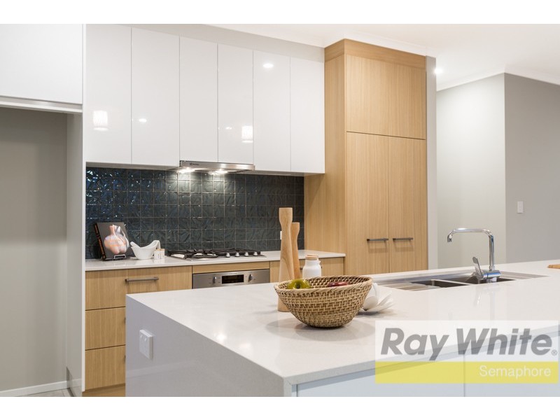 19 Boyd Crescent, West Lakes Shore SA 5020