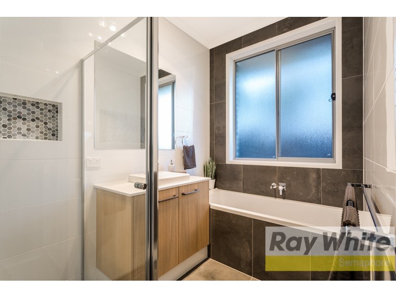 19 Boyd Crescent, West Lakes Shore SA 5020