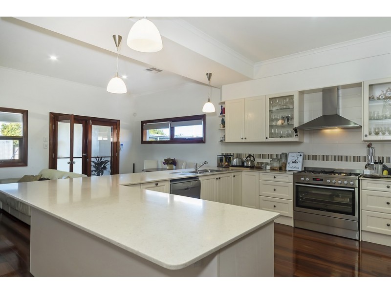 98 Strathfield Terrace, Largs North SA 5016