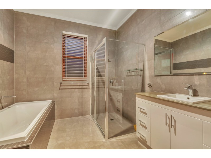 98 Strathfield Terrace, Largs North SA 5016