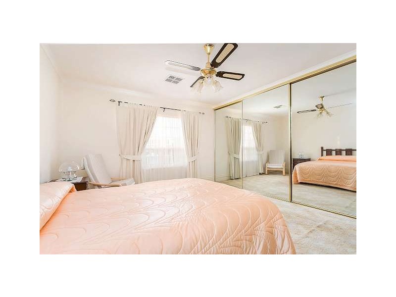 25 Hayes Court, West Lakes SA 5021