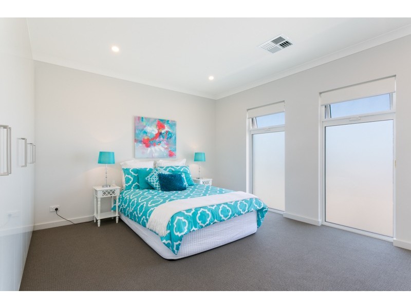 27 Third Avenue, Moana SA 5169