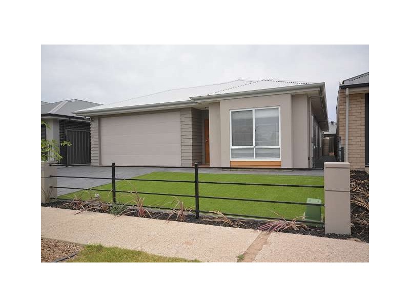 152 Strathfield Tce, Largs North SA 5016