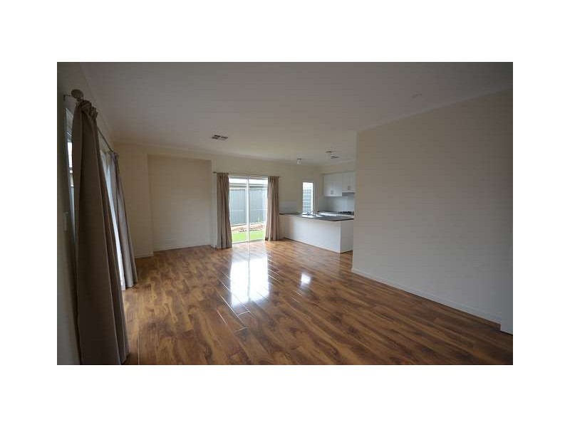 152 Strathfield Tce, Largs North SA 5016