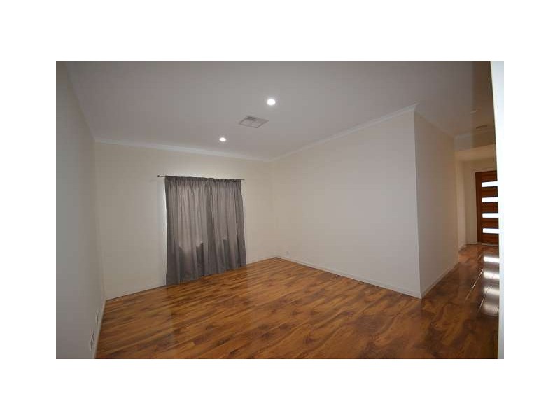 152 Strathfield Tce, Largs North SA 5016